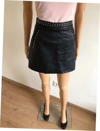 Jupe noire cloutée en simili cuir Astrid Black Label taille S jamais portée