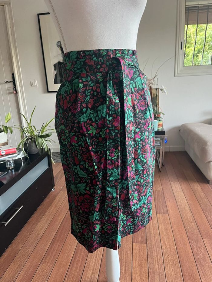 Jupe chic mi longue taille haute imprimée fleurs Naf Naf