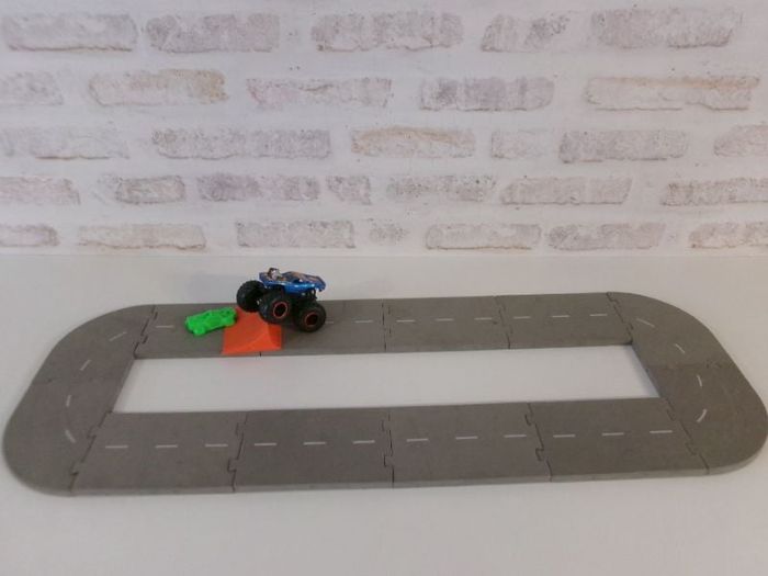 Circuit et Monster Trucks Hotwheels / Hot Wheels