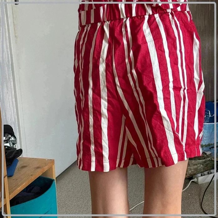 Short à rayure taille 34 marque naf naf - photo numéro 3