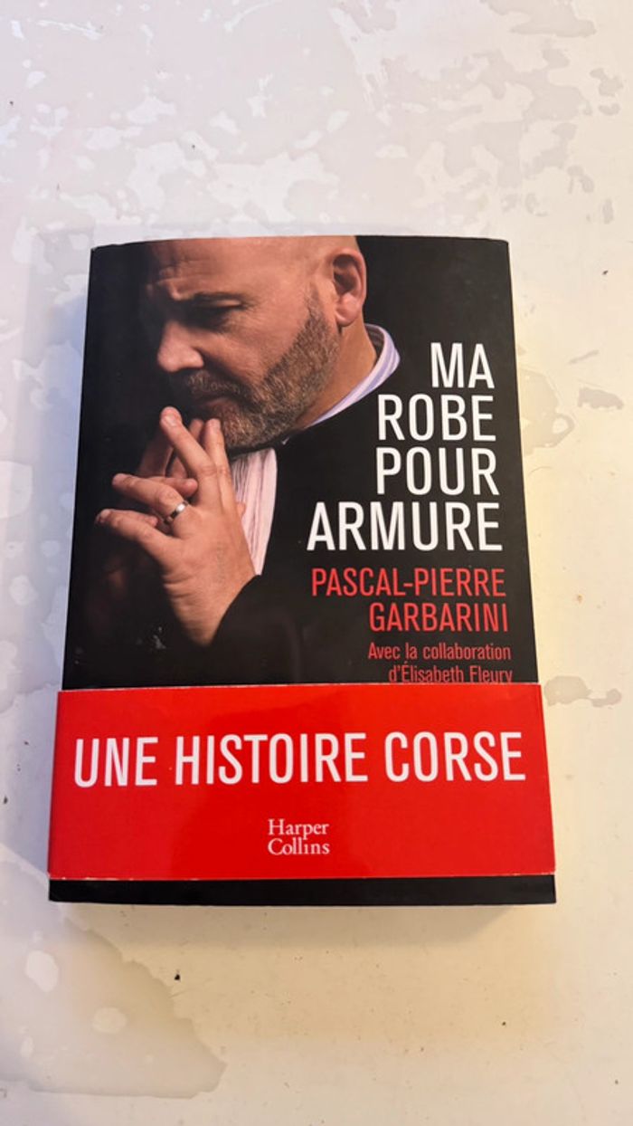 “Ma robe pour armure” - Une histoire corse captivante (État neuf)
