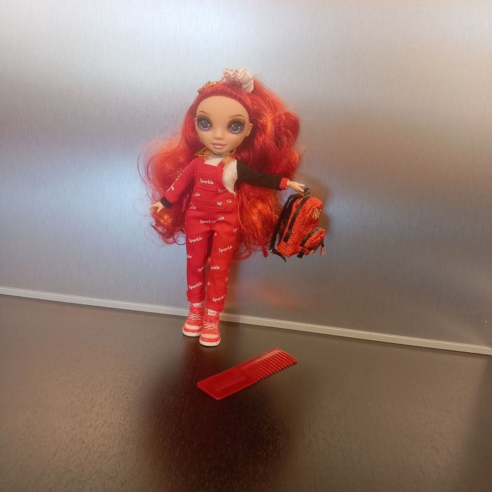 Poupée Rainbow High Junior Ruby Anderson - photo numéro 4
