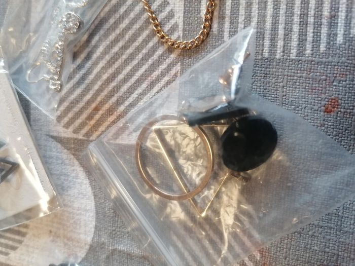 Lot de boucle d oreille neuve - photo numéro 2