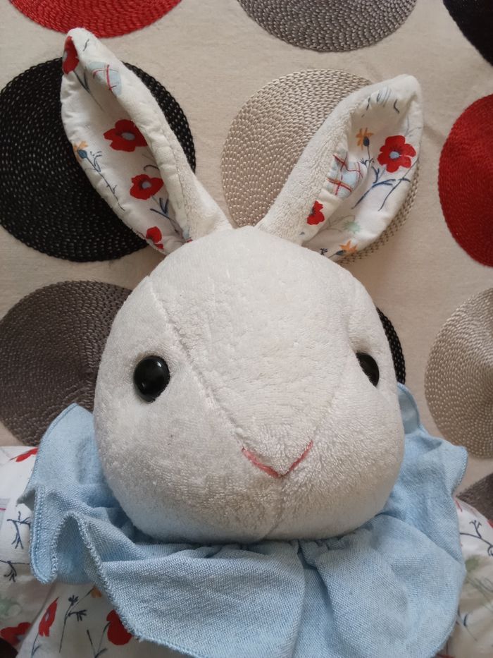 Doudou peluche lapin blanc Minouche vintage ancien tissu imprimé fleurs rouges jaunes floral fleuri - photo numéro 8