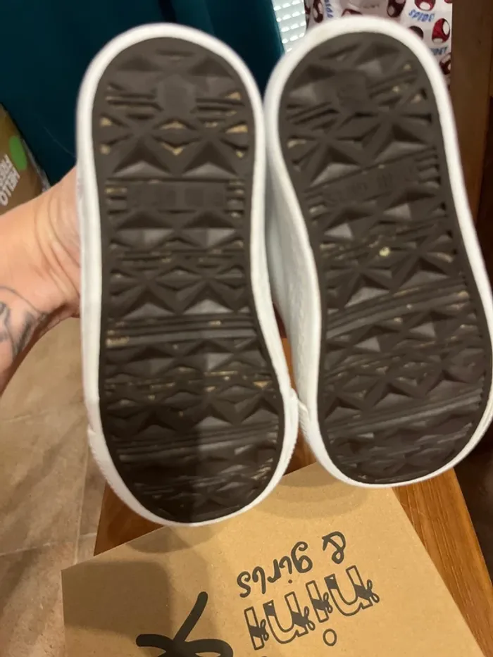 Basket taille 26 blanche et violette - photo numéro 6