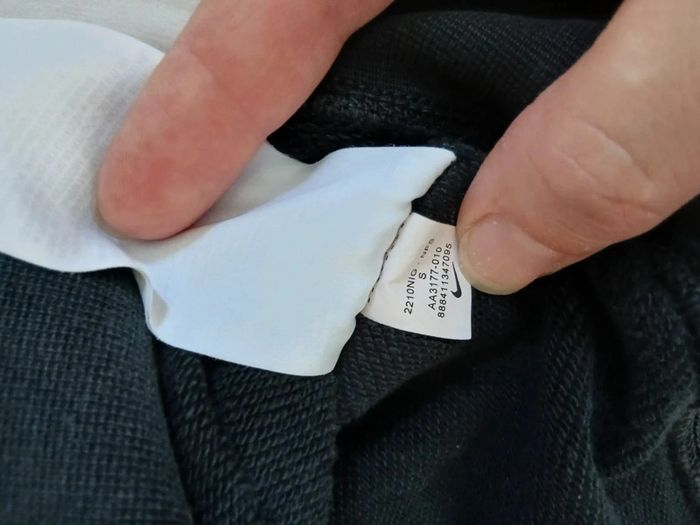 Pull Nike taille S - photo numéro 2
