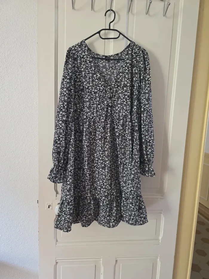 🌼 Robe fleurie Shein – taille XL – neuve