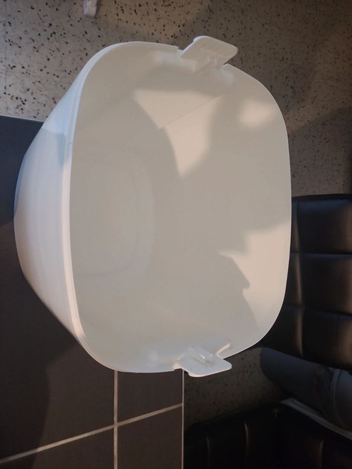 Poubelle tommee - photo numéro 4