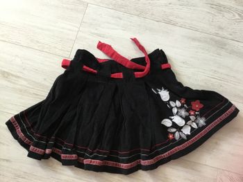 jupe noir/rouge 4A 