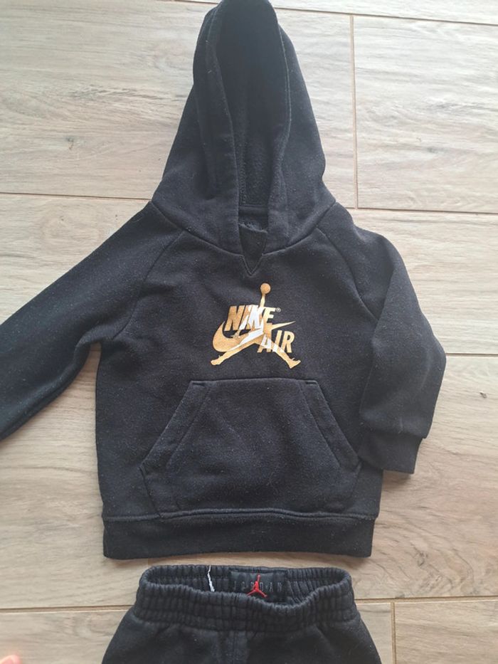 Ensemble Nike 12 mois - photo numéro 2