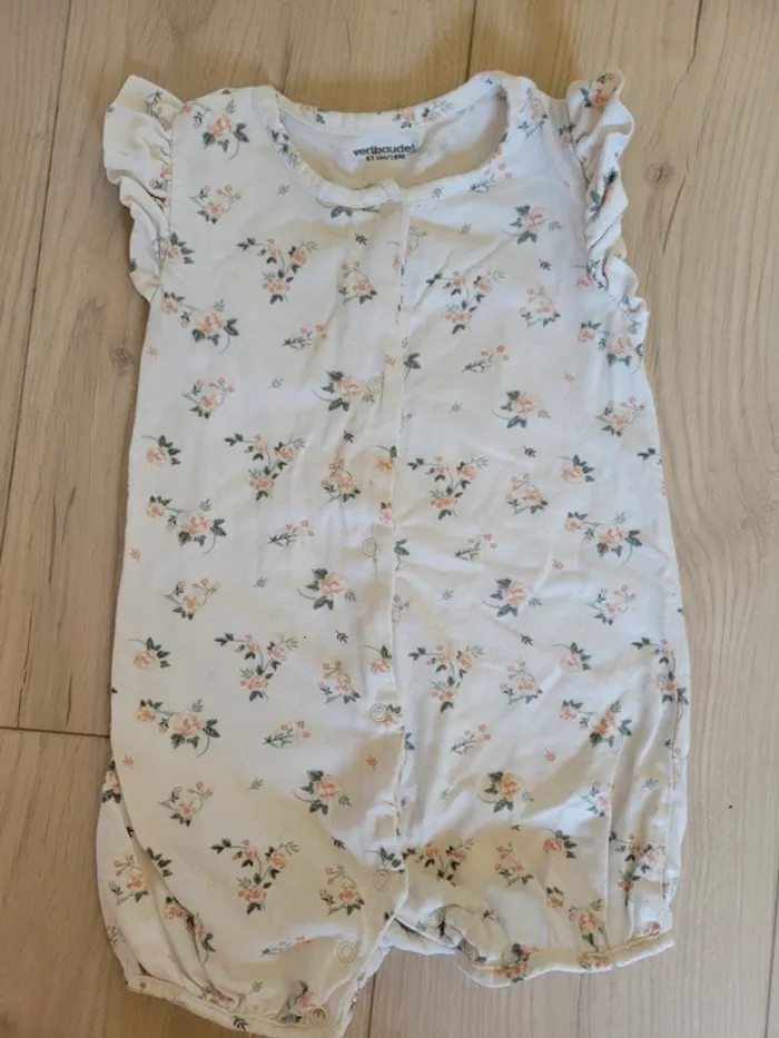 Lot vêtements fille 18m - photo numéro 3