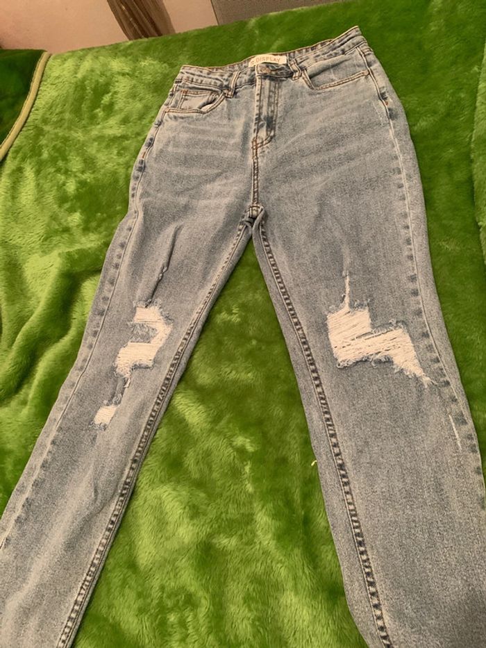 jean Mom - photo numéro 3