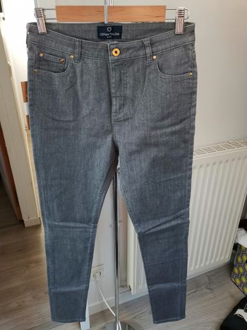 Jean LePantalon gris T40 neuf