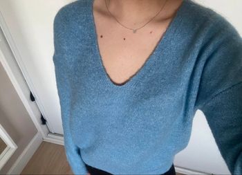 Pull col V bleu