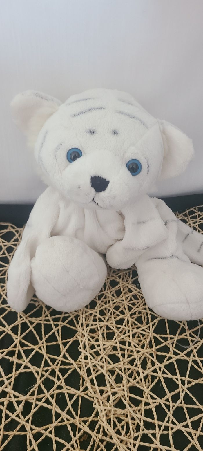 doudou tigre blanc , range pyjama