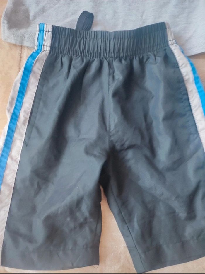 Lot été garçon taille 4 ans - photo numéro 3
