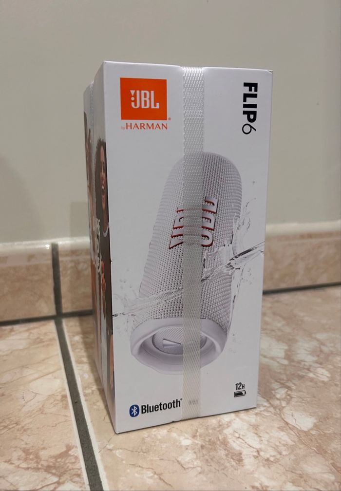 Enceinte Bluetooth JBL Flip 6 blanche – Neuve scellée – Garantie 2 ans
