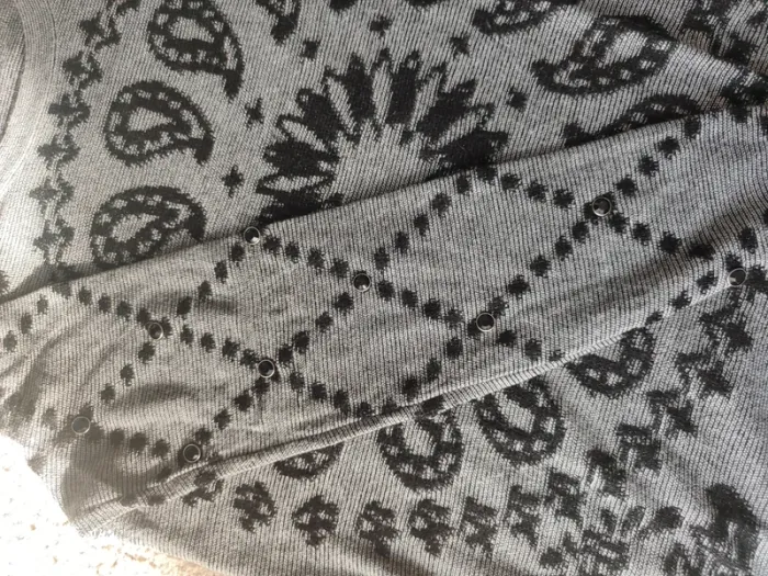 Magnifique pull léger gris/noir Desigual - photo numéro 4