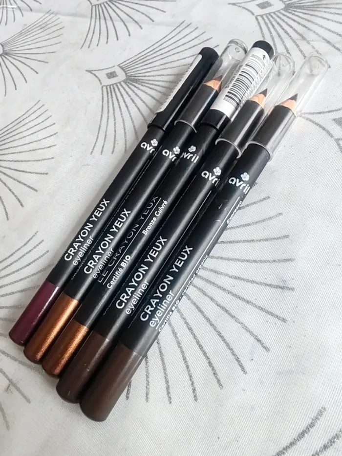 Lot 5 crayons yeux bio