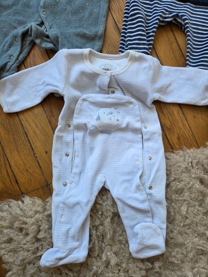 Lot pyjamas 1 pièce - photo numéro 2