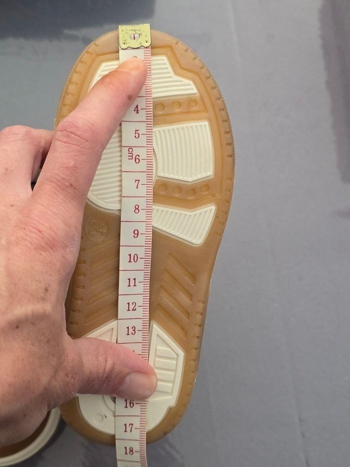 NEUVES  (non portées) 🏷😍🤩superbes bottines fourrées garçon pointure 24🤎🤎💙💙 - photo numéro 7