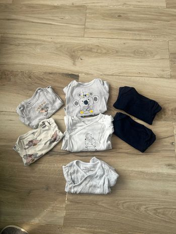 Lot de 7 bodies - Taille 6 mois