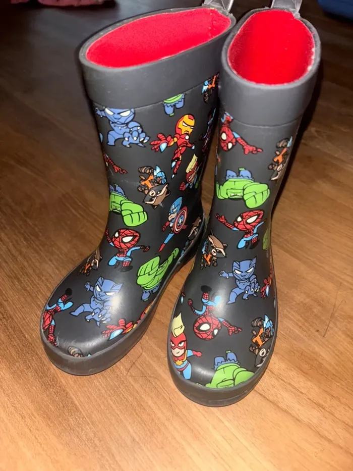 Botte de pluie Marvel t24 H&M - photo numéro 3