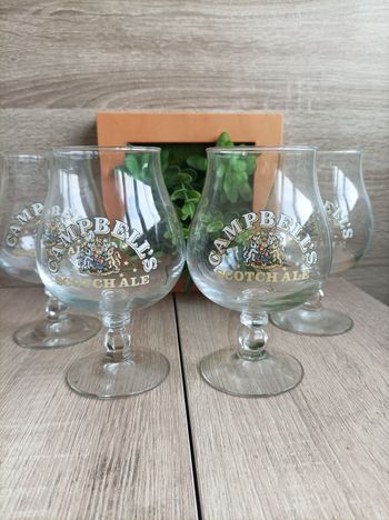 Lot 4 verres à pied Campbell's