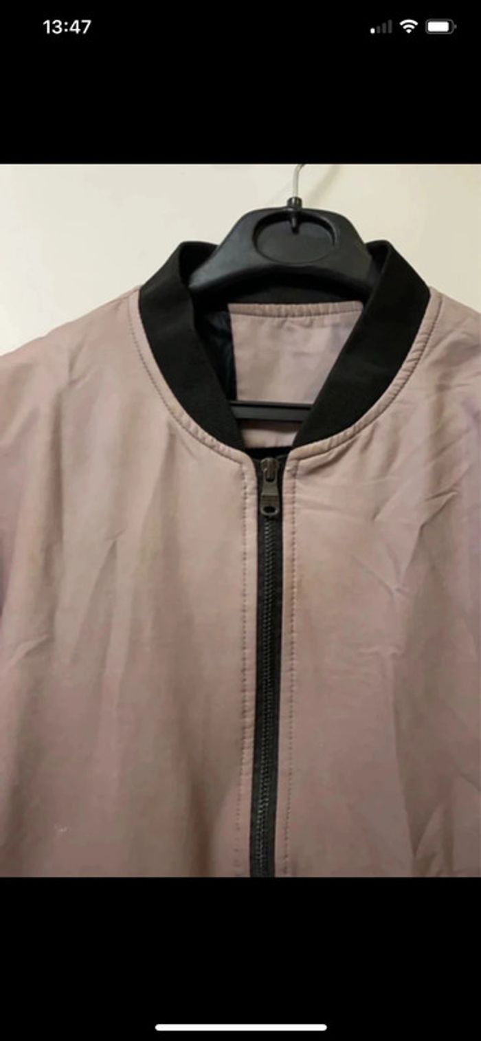 Blouson avec dégradé de couleur taille L plus d’étiquette quelques traces sinon très bon état - photo numéro 4