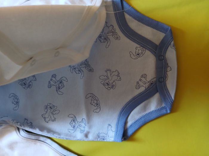 deux bodies manches longues disney stitch 18 mois - photo numéro 2