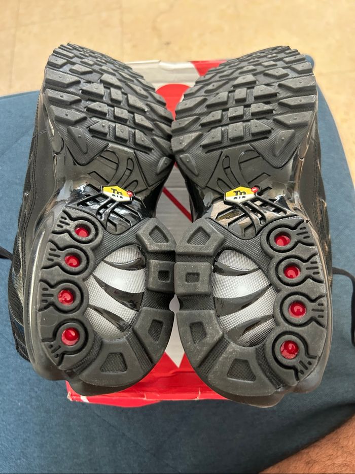 Baskets Nike TN taille 43 neuves jamais portées avec boîte - photo numéro 7