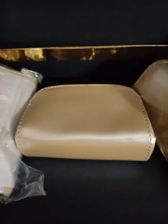 Petit porte-monnaie beige perle lissé vernis brillant - photo numéro 5