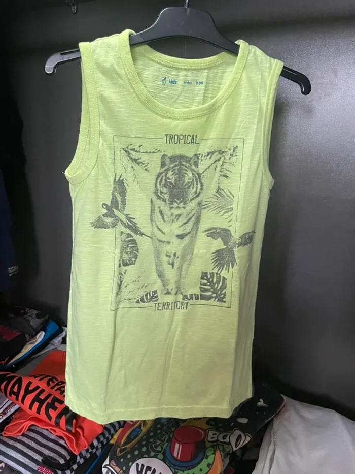 Teeshirt sans manches 10 ans