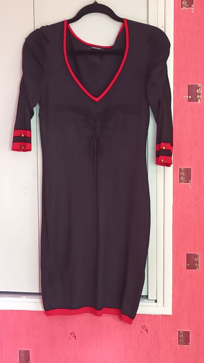 Robe pull  coute noir et rouge de marque Morgan