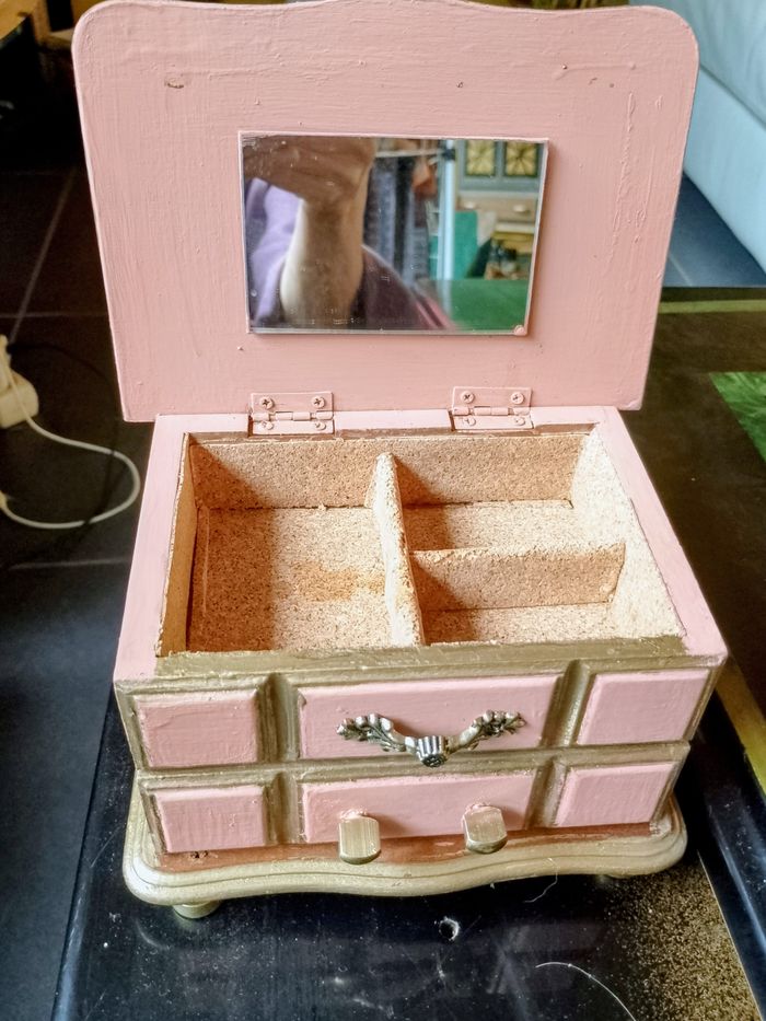 boite à bijoux Bon état - photo numéro 2