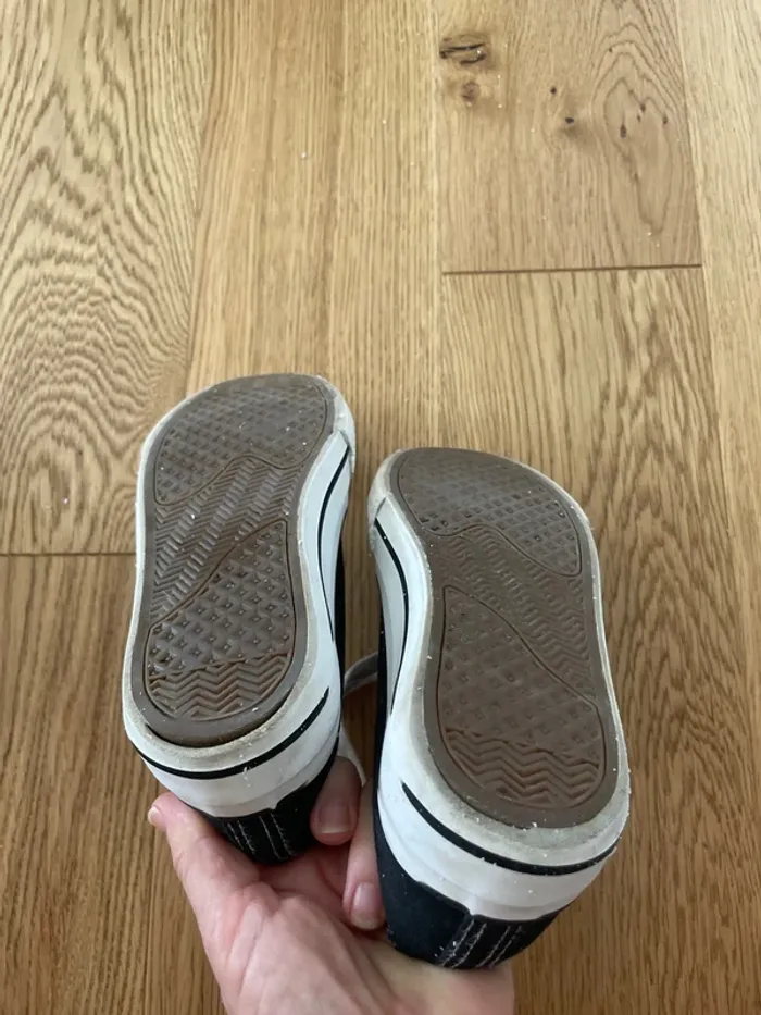 Baskets Campus taille 31 - photo numéro 4