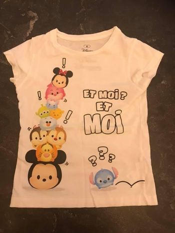 Tee shirt disneyland paris  6 ans  Parfait état