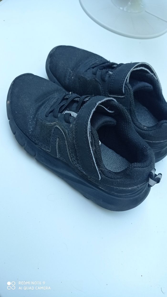 Baskets Decathlon couleur noir - photo numéro 2