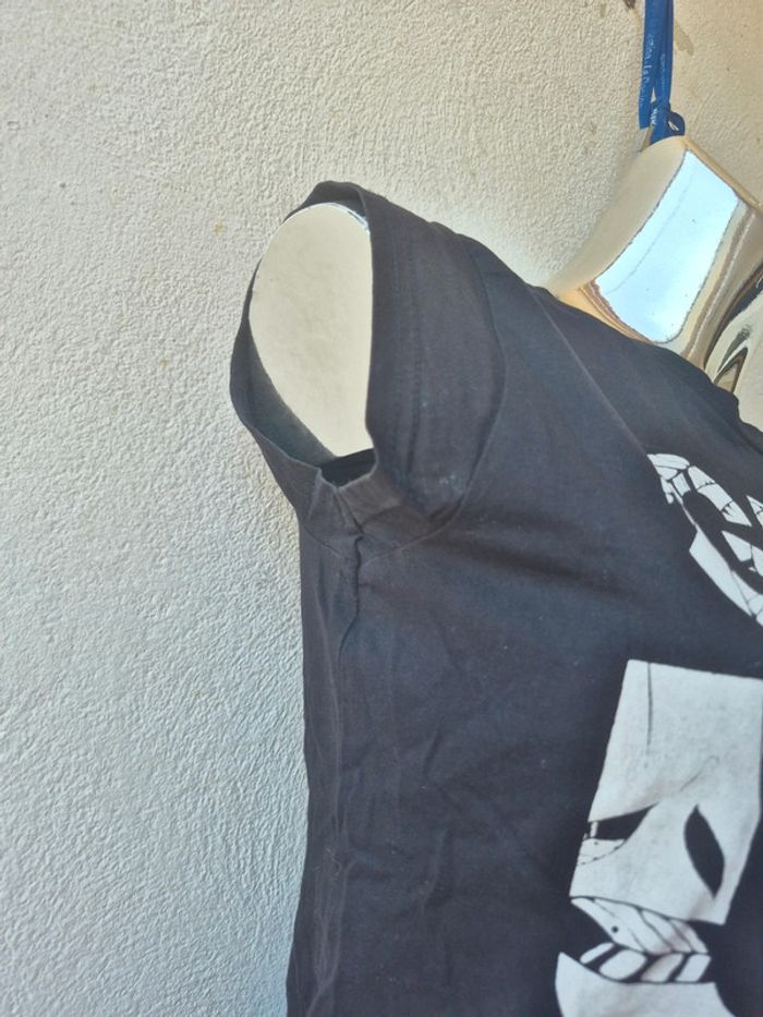 T-shirt motif "give up" col rond - photo numéro 3