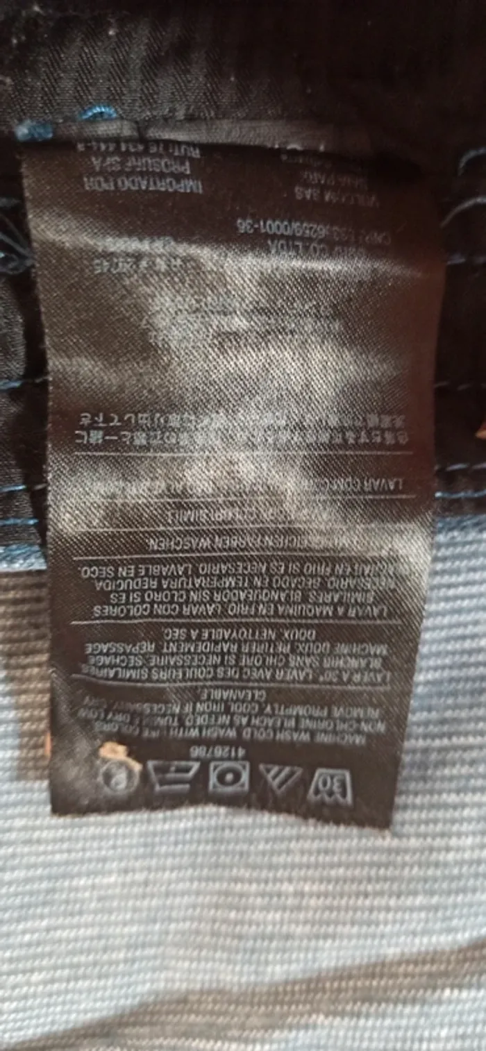 Short volcom taille 31 - photo numéro 4