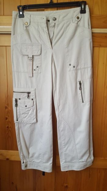 Pantacourt long style cargo .couleur crème