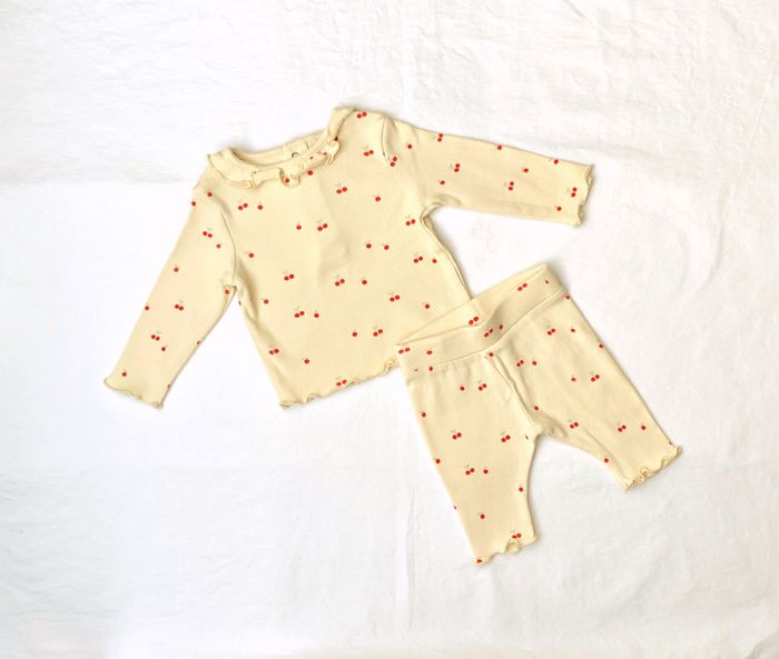 Ensemble Kiabi 1 mois : t-shirt + legging