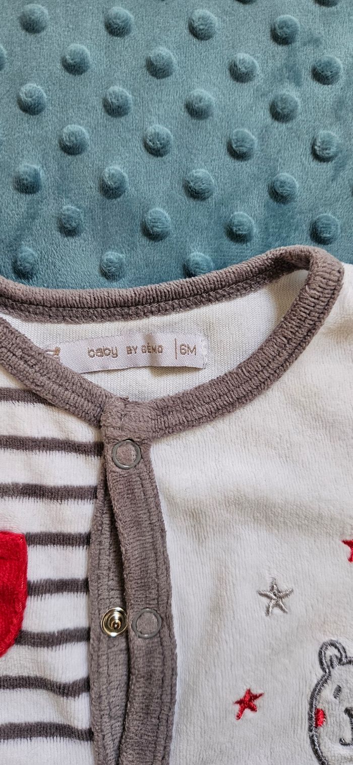 Pyjama velours 6 mois - photo numéro 4