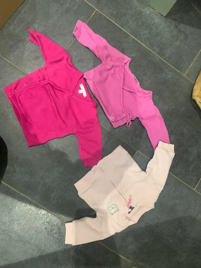 Lot de 33 vêtements 1 mois - photo numéro 8