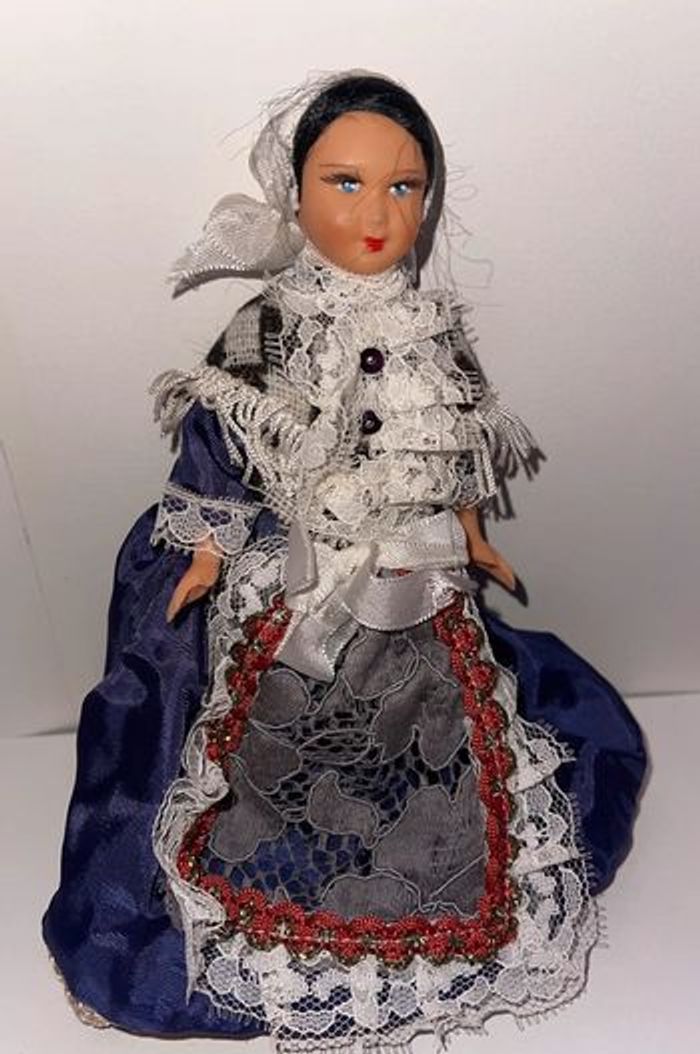 Poupée ancienne