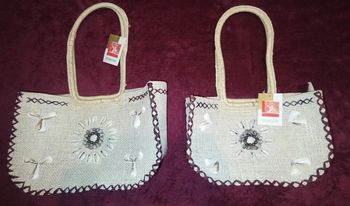Deux magnifiques sacs avec de beaux coquillages Neufs Giada