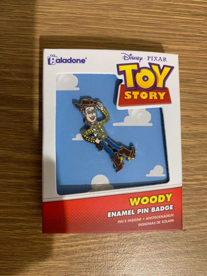 pin's woody toy story disney