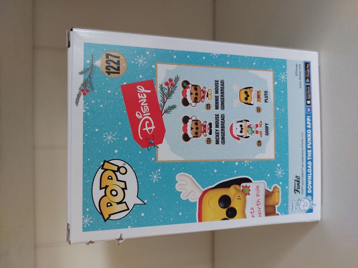 Figurine Funko Pop n°1227 Disney Pluto lettre au Père Noël - photo numéro 4