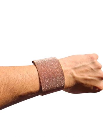 Bracelet manchette rose pailleté doré vintage