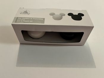 Salière et poivrière Mickey Disneyland Paris